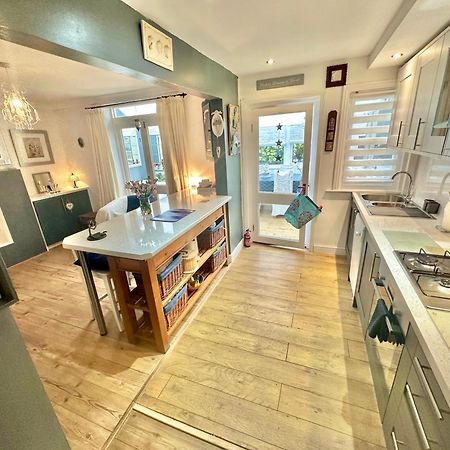 Garden Cottage - 3 Bedroom Close To Town And Beach Bournemouth Exterior photo