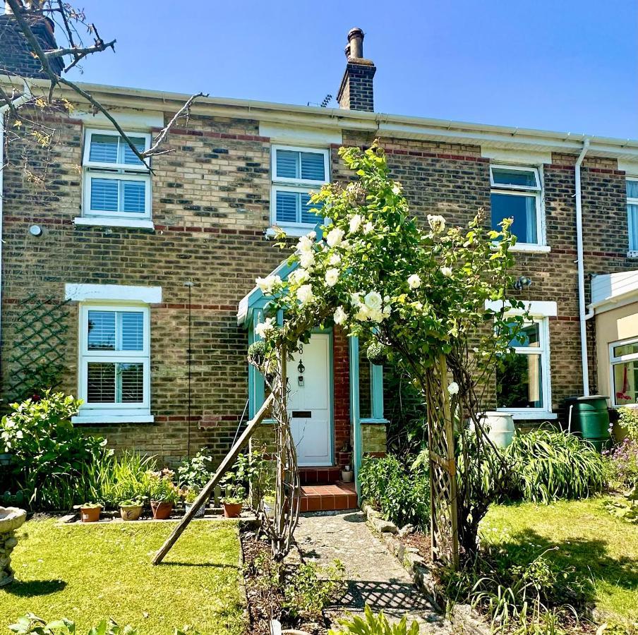 Garden Cottage - 3 Bedroom Close To Town And Beach Bournemouth Exterior photo